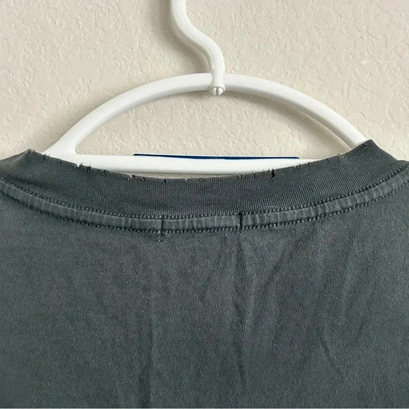 Oversizeded Distressed Graphic Tee size S/M - Picture 7 of 9